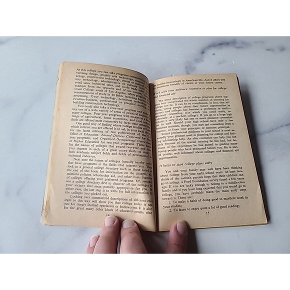 How to Get College Scholarships by Gene R. Hawes - pb - Picture 5 of 10